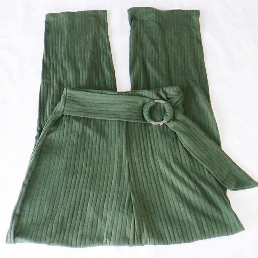 Green ribbed belted waist pants